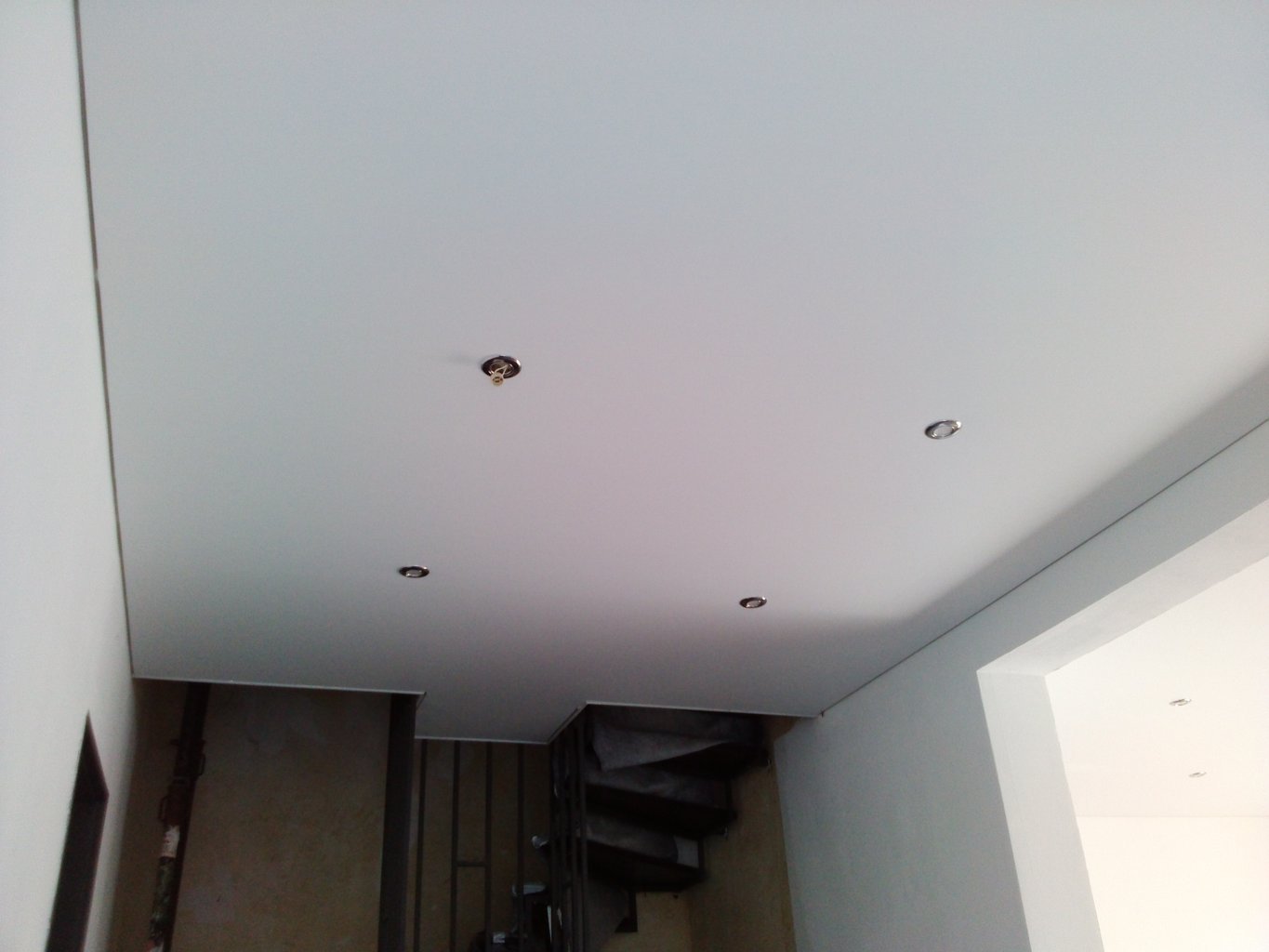 Spanndecke mit Beleuchtung in Bad-Lippspringe