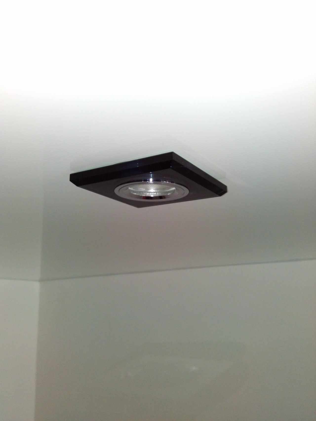 Moderne Decke (Spanndecke) – Nettersheim